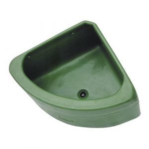 COMEDERO EQUIP´HORSE ESQUINA TRIANGULAR CON DESAGÜE PLASTICO