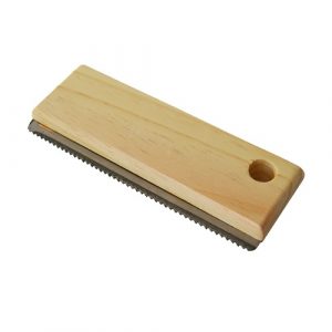 CEPILLO HH QUITA PELOS MANGO MADERA